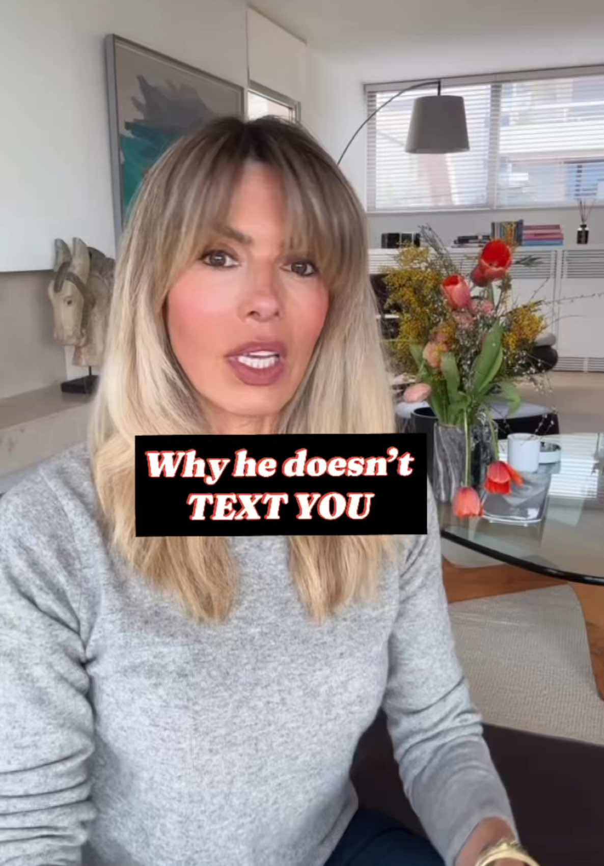 A post by @sarphatieesther on TikTok caption: Why he doesn’t text you. #texting #datingtipsformen #datingproblems #girlproblems #moderndating #datingcoach #textingtips #knowyourvalue #selfrespectfirst 