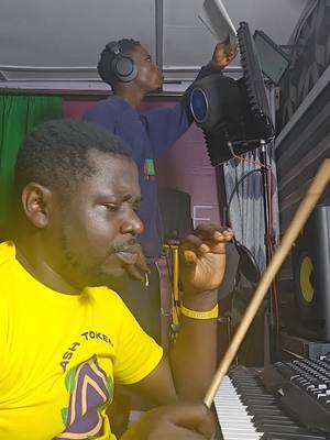 A post by @honeyboy330 on TikTok caption: #viral_video_tiktok_treding #newtrending @ASHTOKEN_GH @Ato_Andoh @ASH ENOCH 