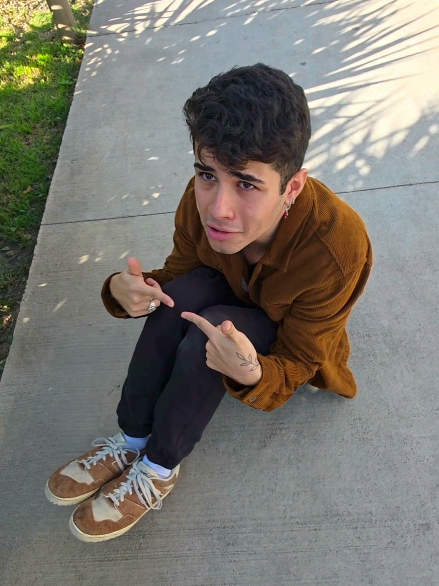 A post by @benjaberum on TikTok caption: Ya no saldré con cara de 🍑🤑 🤠🥬✨️ @Samsung Chile #seriegalaxya #estoespublicidad 