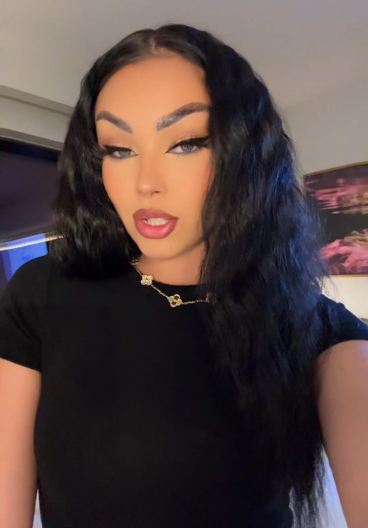 A post by @leinnaaaxo on TikTok caption: come & set me freeee