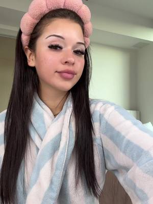 A post by @mellymelll7 on TikTok caption: #mellygirls 