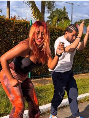 A post by @deiryvargas on TikTok caption: 🤣🤣 Somos!! @🎭Nestor clemente🎭 #deiryvargas 