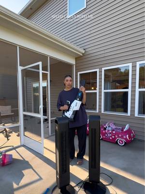 A post by @alondra.leneisha on TikTok caption: Late post bc we’re still up workin😭🤣 #movingvlog #CleanTok #cleaningtiktok #movingout #newhouse #moving #fyp #momtok #momcontent #pregnant 