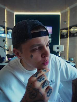 A post by @rasa on TikTok caption: Просто эксперимент, ничего личного 🤡 В каком стиле сделать следующий фристайл?🧐