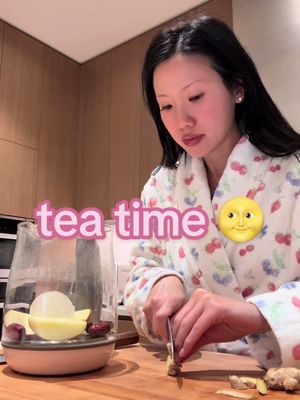 A post by @ally_wong on TikTok caption: GN!!! 🌝🫂❤️ #tea 