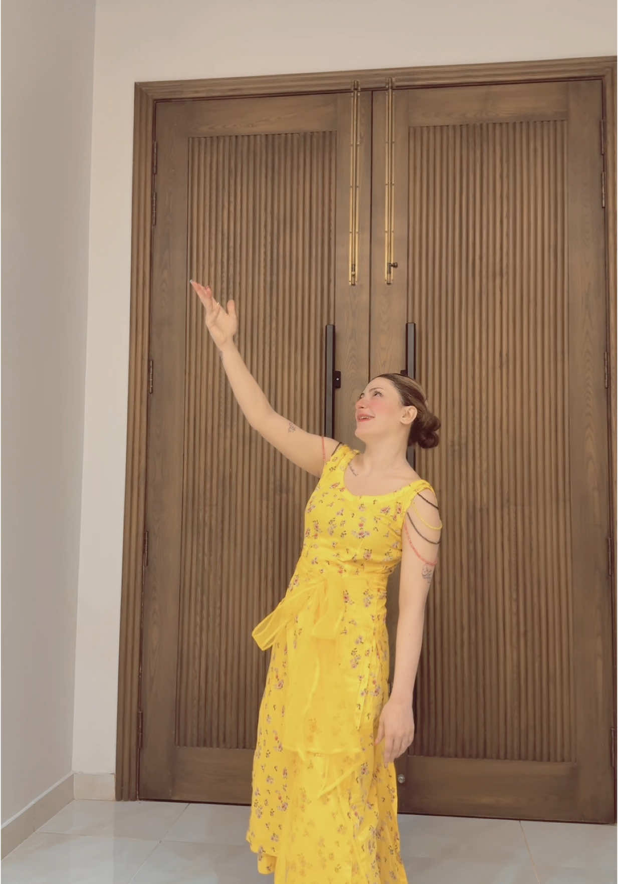 A post by @anmol_noor1 on TikTok caption: #anmolnoor #dubai #foryou 