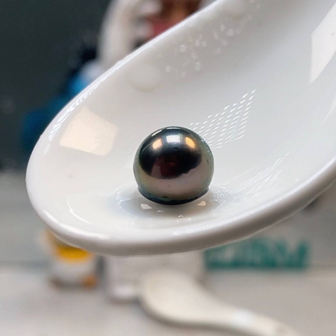 A post by @pearlism_andrew on TikTok caption: #pearlism #jewelry #pearlismjewelry 