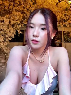 A post by @jmong19 on TikTok caption: #กล้องสด 🥹🌸🌷 #jmong 