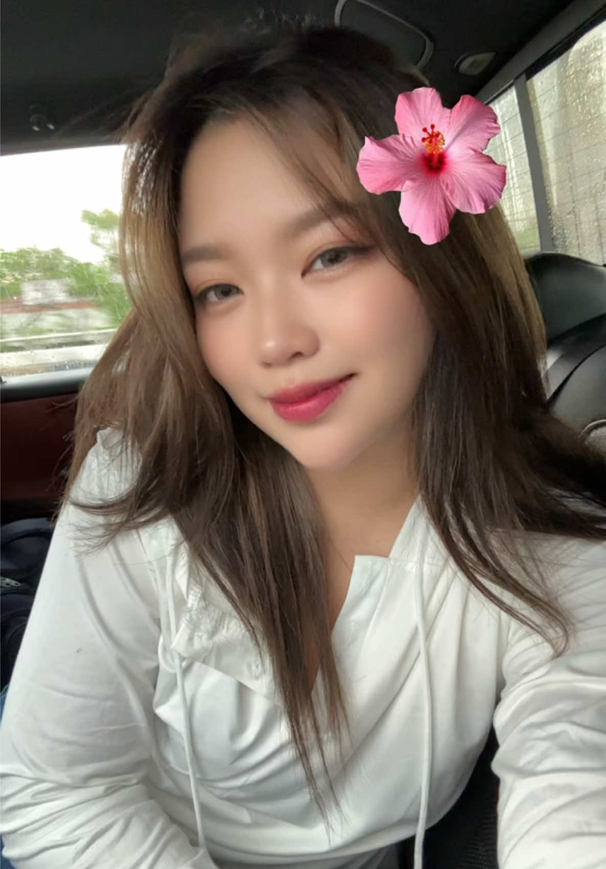 A post by @carlyncabel on TikTok caption: 🌸