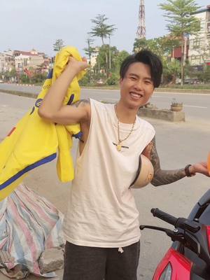 A post by @datvilla94 on TikTok caption: Cảm ơn vợ yêu nhaaaaa #datvilla #vidhia #villateam 