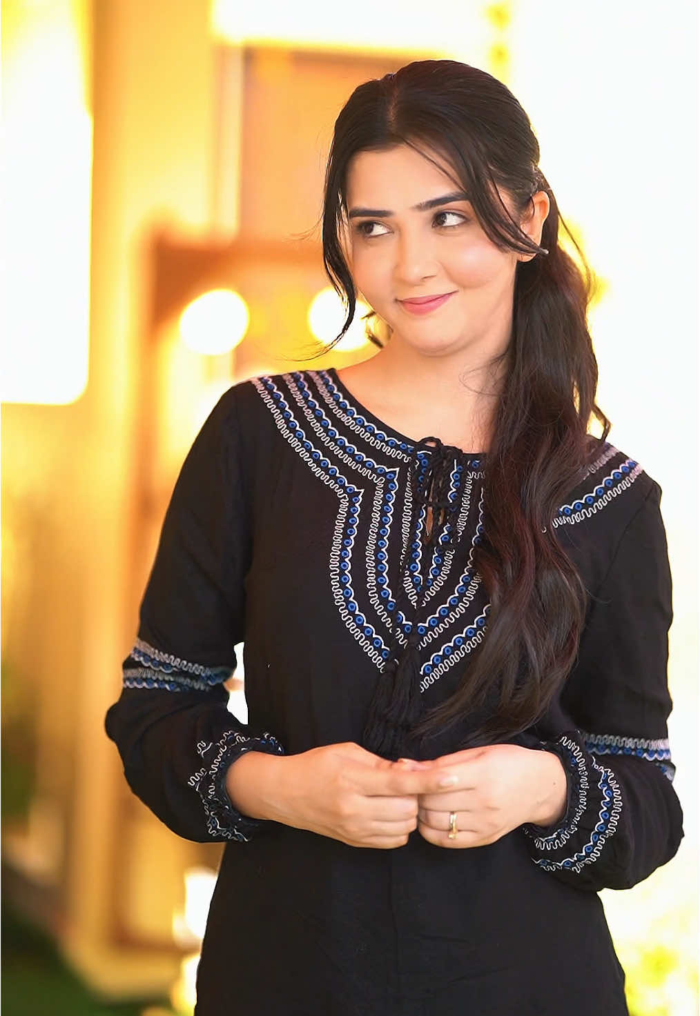 A post by @faryal_fairyyy on TikTok caption: Smjhy 😂 #faryalfairyyy #foryou #foryoupage 