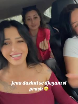 A post by @elieliona on TikTok caption: @valbona krasniqi @Xhulja🐆💒 