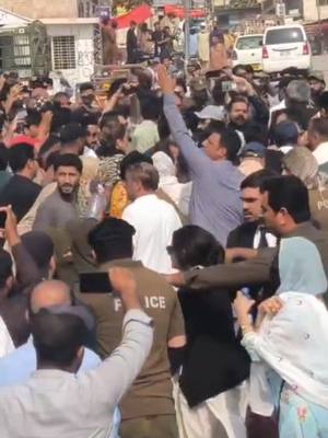A post by @ptiofficial on TikTok caption: اڈیالہ جیل کے باہر ریاستی دہشتگردی جاری، عمران خان سے ملاقاتیں روکنے کی بھرپور کوششیں جاری  #imrankhan  #FreeIKSavePakistan 