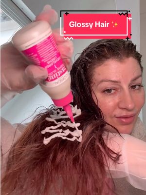 A post by @poopiblh on TikTok caption: Prête pour le casting des cheveux les plus glossy de ma vie avec l'opération glow up casting crème gloss de @L’Oréal Paris publicité #lorealparishair #castingcremegloss #worthit #hair #hairstyle #beauty #cheveux #coloration #gloss 