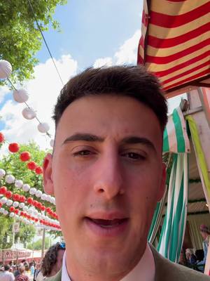 A post by @diegxnister on TikTok caption: Jajajaja osea no hay gente más icónica que un chino turista. Osea les quiero tanto. 