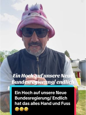 A post by @tattookrause on TikTok caption: Ein hoch auf unsere Neue Bundesregierung/ Endlich hat das alles Hand und Fuß 🤣🤣🤣 #ffür #fy #fyp #fypシ 