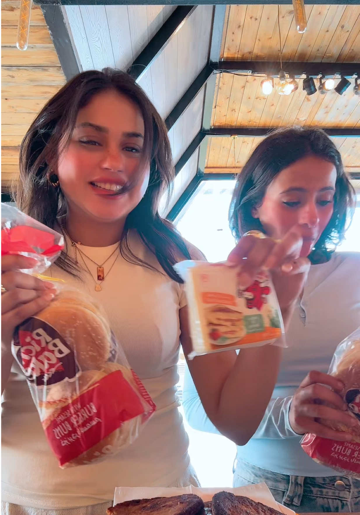 A post by @haidyykamel on TikTok caption: القاعده الرايقة الحلوة مع الصحبة الحلوة😍💖 @European Gott 