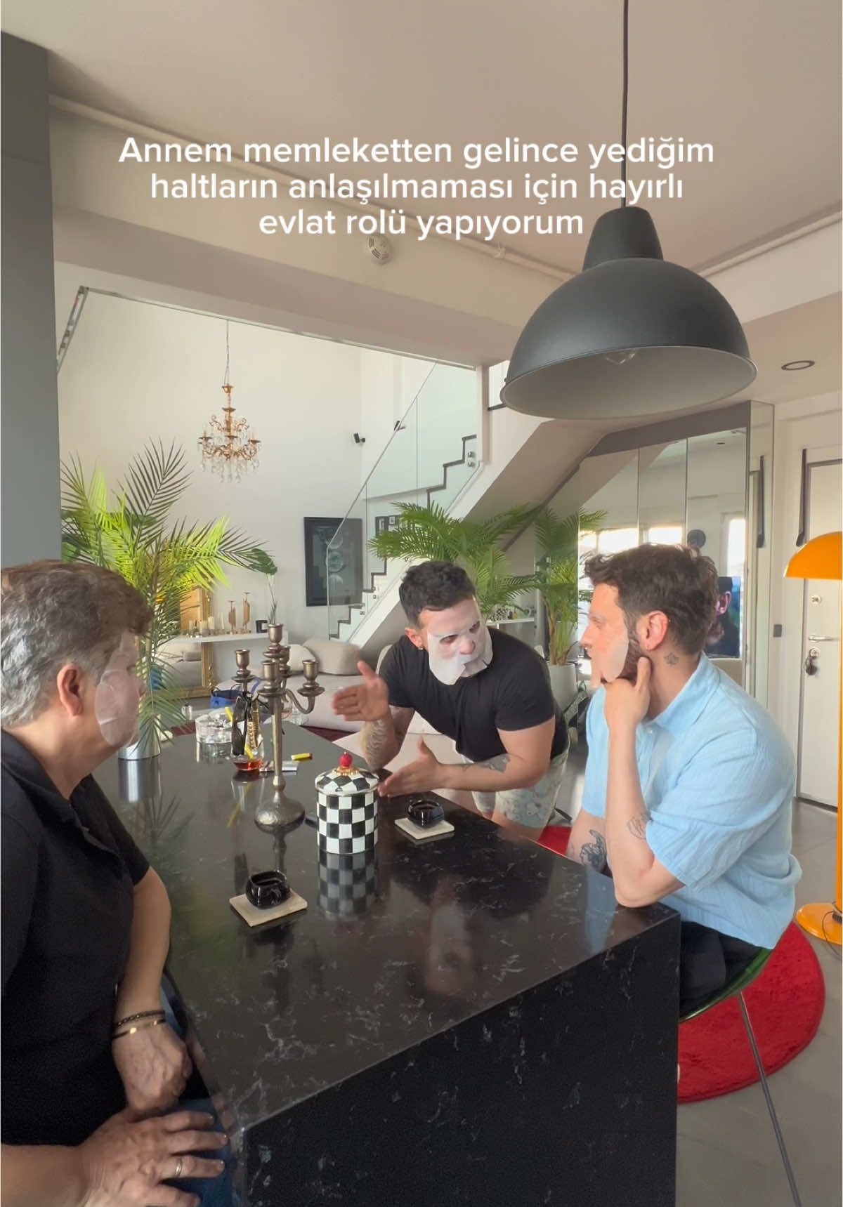 A post by @ogunalibaas on TikTok caption: Kitap en iyi tosttur! Kendinizi geliştirin #CapCut 
