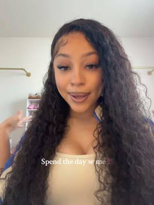 A post by @selenaaryanaa on TikTok caption: #lenadaviss #DayInMyLife 