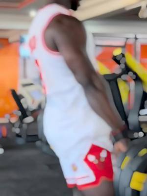 A post by @lambsenegaltv2 on TikTok caption: #lambsenegaltv1 #niangboundaw 