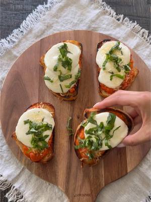 A post by @spanglishfashion on TikTok caption: Mozzarella toast with cream tomato 🍅🧀 #cheesy #cheesybread Ingredients: -Bread - mozzarella cheese - parmesan cheese  - garlic - olive oil - salt and pepper  - Tomatoes Cream ( Fresh tomatoes, garlic, olive oil, salt, onion and pepper) Take to oven on 380 degrees for 20 mins  #garlicbread #cheesyfood #cheesy #cheesygarlicbread #homecooking #foodie #foodiegram #texascreator #spanglishfashionbreads