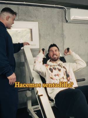 A post by @joanpradells on TikTok caption: Entrenamiento ya?