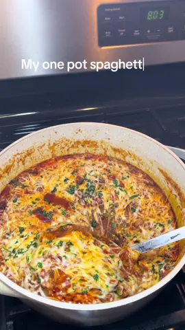 A post by @cookingwithqueenquin on TikTok caption: My one pot spaghetti 🍝 #cookingwithqueenquin #fyp 