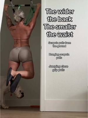 A post by @theon1yjemmascakes on TikTok caption: A wider back does make a waist look smaller. Just sayin. 
