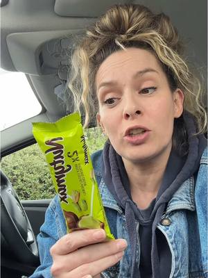 A post by @aureltattoo.officiel on TikTok caption: Kinder Bueno à la pistache 
