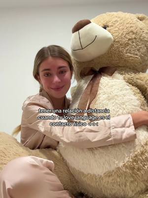A post by @aitanaasoriano on TikTok caption: se me están haciendo tan largos estos dos meses y medio🥺. Le echo mucho de menos chicas y aún falta la mitad :(