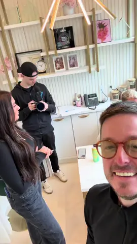 A post by @catherine.fidiadi on TikTok caption: 😍🙌🏼🙌🏼 fière de vous annoncer mon entrée avec @vlogday_everyday VLOGDAY édition @Kevins-Kyle ça commence le 1er juin avec l’animatrice du mois CATH F 🙌🏼 #vlogdayeveryday #vlog #montreal #marketing #quebec 