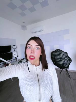 A post by @didiwinx on TikTok caption: Ig:didiwinx #dametucosita #360 #fy 