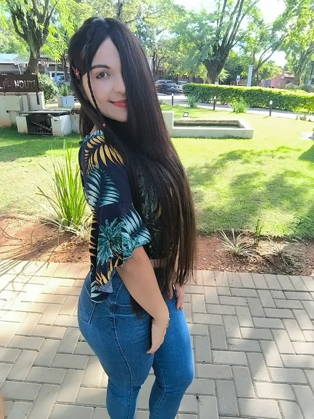 A post by @noe_cardozo25 on TikTok caption: holiiis🎀