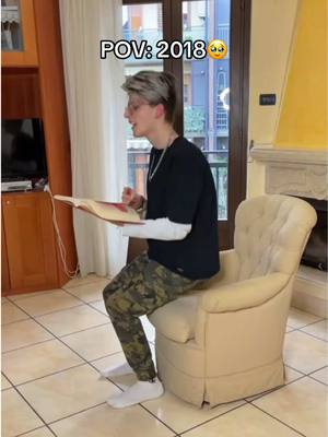 A post by @paky__official on TikTok caption: Oh no😳😭The objects disappears😱🔥TUTORIAL?😍Crazy #trend 😂Scrivi "gamba" con il naso🙊#perte #foryou #italy #fyp #fypシ #xzycba #trending #tutorial #tuto #greenscreen #lol #omg #magic #filter ##viral #4u 