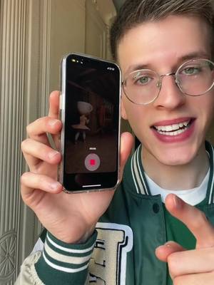 A post by @paky__official on TikTok caption: Tung sahur GIF😳🎨🔥#tutorial How to use this function😱Crazy #trend 😂Scrivi "emoji" ad occhi chiusi🙊#perte #foryou #italy #fyp #fypシ #xyzbca #trending #tuto #trending #greenscreen #omg #magic #filter ##viral #4u 
