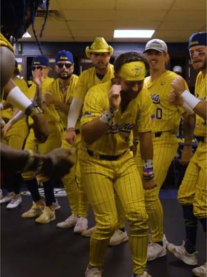 A post by @thesavbananas on TikTok caption: giving our players a welcome like the @Jennifer Hudson Show 😎 #savannahbananas #bananaball #jenniferhudson #foryou @Bill LeRoy 
