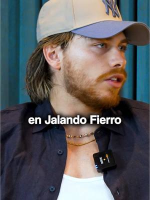 A post by @ponchodenigris on TikTok caption: #jalandofierro #ponchodenigris 