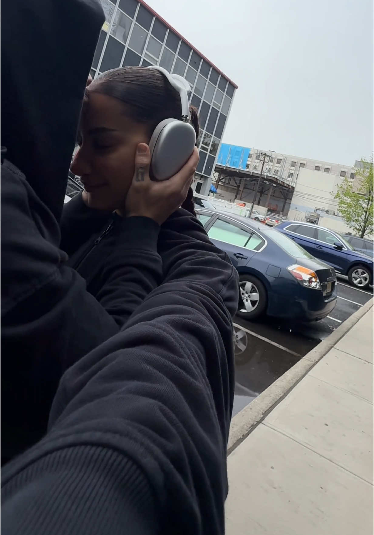 A post by @analiscruzx on TikTok caption: The 2nd day is always the worst day🤧