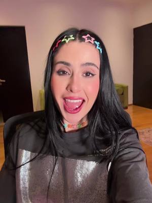 A post by @lupitavillalobosb on TikTok caption: La era #pilates de las chavas jejejej #lupitavillalobos 
