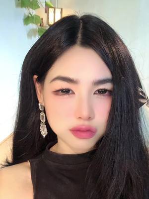 A post by @yooneaindrasoe30 on TikTok caption: 🖤#fyp #viral #foryou #မြင်ပါများပီးချစ်ကျွမ်းဝင်အောင်လို့🥰🤭 #pppppppppppppppp 