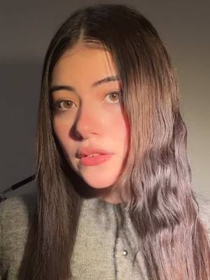 A post by @dannespinoo on TikTok caption: Yo cuando me tengo que peinar en 5 minutos…⭐️ @SHEGLAM @SHEGLAM.HAIR ⭐️ - - - - <24KK> en SHEIN o SHEGLAM.com para encontrarlos <3 #SHEGLAM #SHEGLAMHAIR #sheglam24kglow  #sheglamstraighteningbrush 
