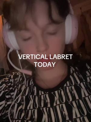 A post by @tokiioreo on TikTok caption: #piercing #verticallabret 