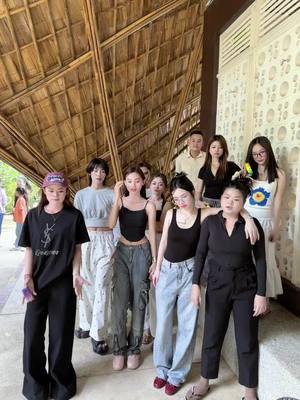 A post by @chisopheaofficial on TikTok caption: មើលតែសាច់មុខបានហើយព្រោះប្រូម៉ូត ក្លេម៉ាសនិងUV🤣