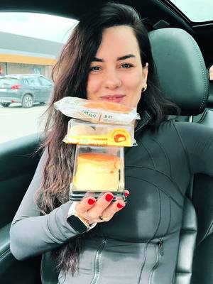 A post by @ria9_2 on TikTok caption: mochit jane t preferuarat e mia 😋🤤 kefiri eshte si tip dhalle mas o menos 