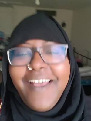 A post by @eggienasr1 on TikTok caption: #اكسبلور #fyp #اكسبلورexplore #الشعب_الصيني_ماله_حل😂😂 #مشهير_السودان🇸🇩❤ #sudanese_tiktok #السودان🇸🇩 #اكسبلورexplore #الجزائر🇩🇿 
