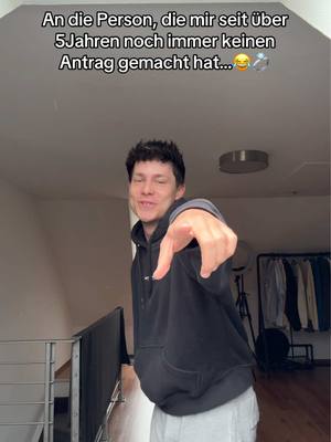 A post by @itsofficialmarco on TikTok caption: i miss you🤭Hat natürlich noch Zeit, müssen erstmal zusammenziehen…🏠😂