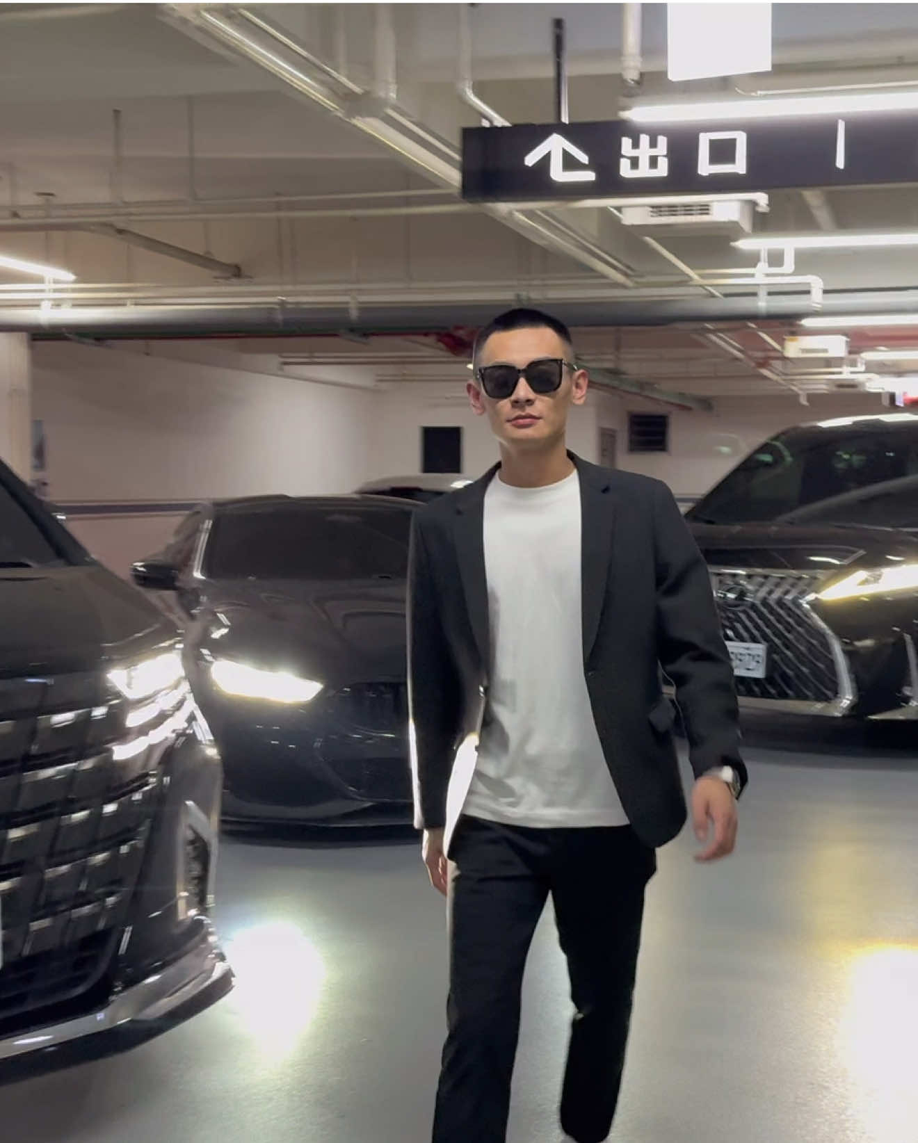 A post by @mix_1357 on TikTok caption: 站在我右邊 因為菩薩保佑不保左 #tiktok #tik_tok #推薦 #上推薦通知我 #pk #流量 #推し #抖音爸爸別限我流 