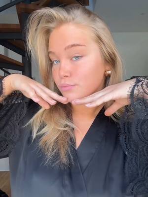 A post by @lusandraa on TikTok caption: *anzeige | Die Vitamin C Reihe von @Garnierdeutschland hat einen Glow up bekommen und ist die perfekte Reihe für den Sommer!💛🧡💚  #SkinCare #glowroutine