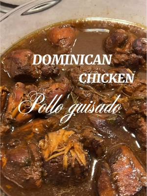 A post by @melissazerhau on TikTok caption: DAS BESTE CHICKEN 🇩🇴🇩🇴🇩🇴Was ihr alles braucht ⬇️ Chicken  Knoblauch  Rote Zwiebeln Grüne Paprika  Koreander  Oregano  Sazon completo  Dolla gallina Brühwürfel  Sonnenblumen Öl  Rohrzucker  Soya Soße  Rotwein  #fürdich #cooking #dominican #dominicanfood #cookwithme #foodinspo #recipes #polloguisado #rd 