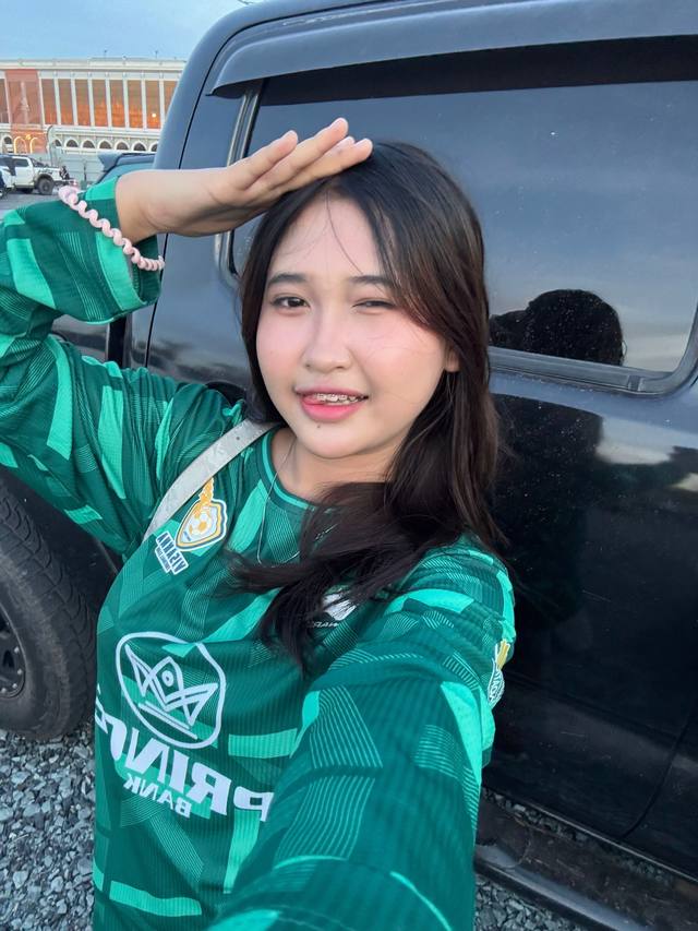 A post by @sreykhouch777 on TikTok caption: @ម៉ែអានាគភ្លេីង 💝